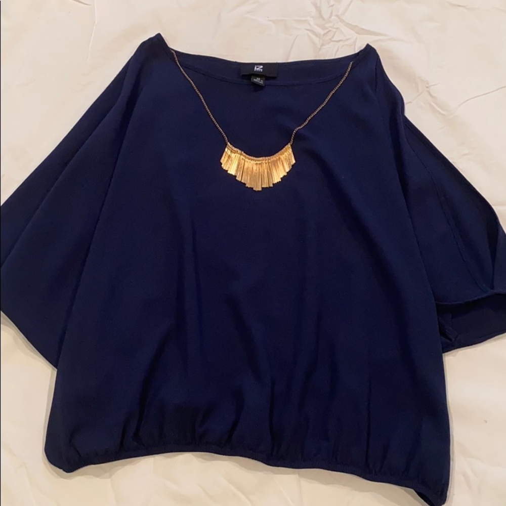 Quarter sleeve blouse